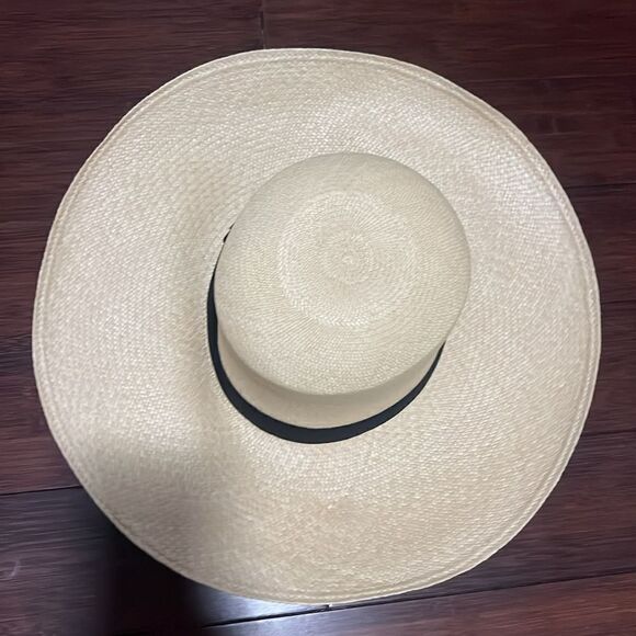 Guadalupe Hat - Light Beige Size Medium BRAND NEW Hat - Black Brim with Bow ?